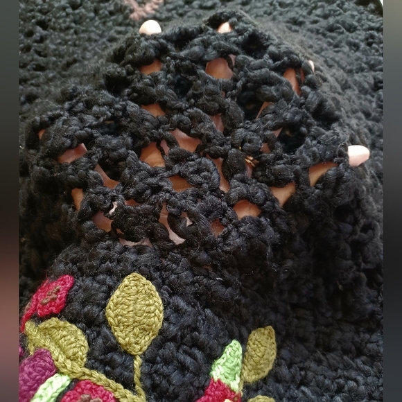 Sas Kia Vintage Crochet Sweater! - Picture 8 of 8